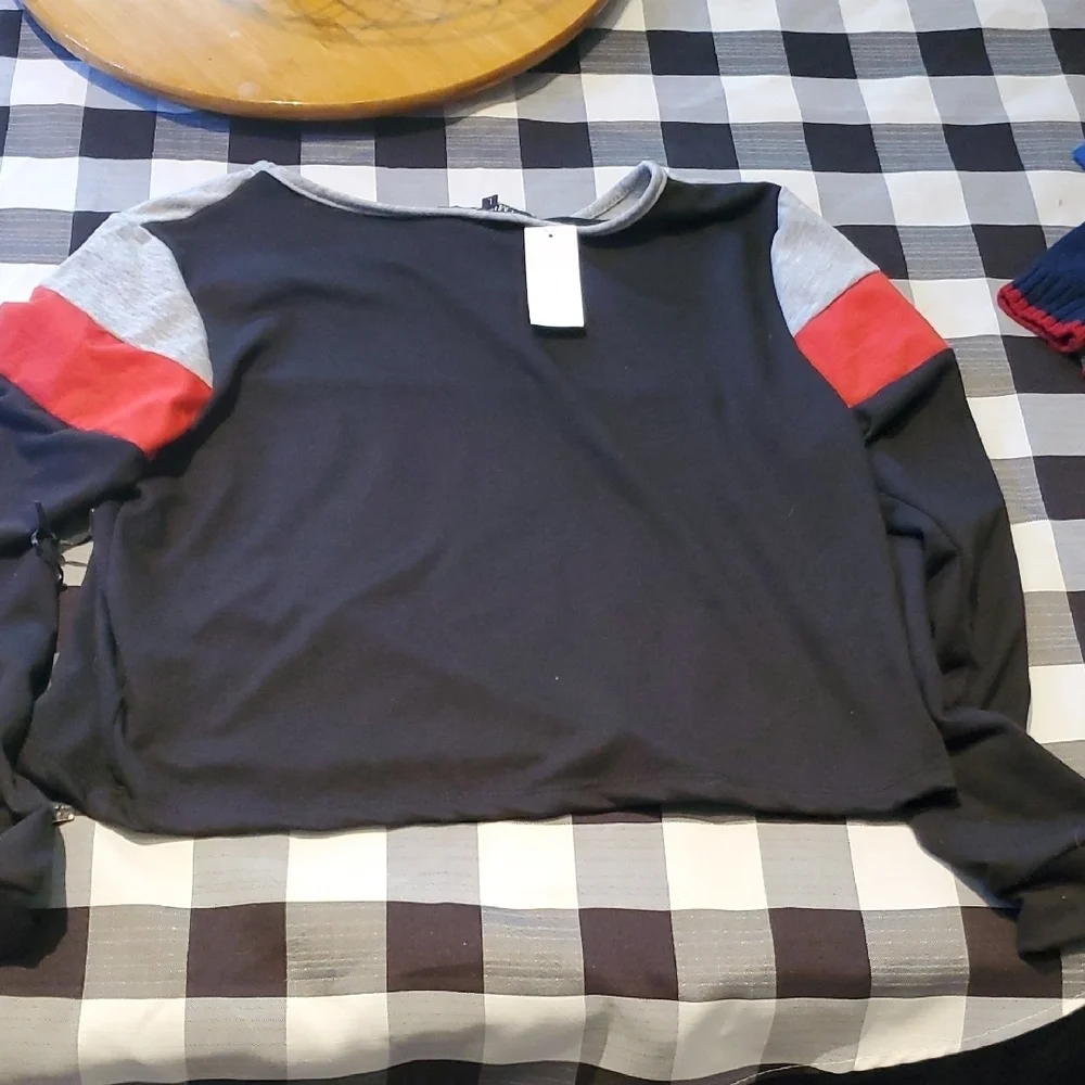 YMI Colorblock Sweatshirt - Picture 5 of 5